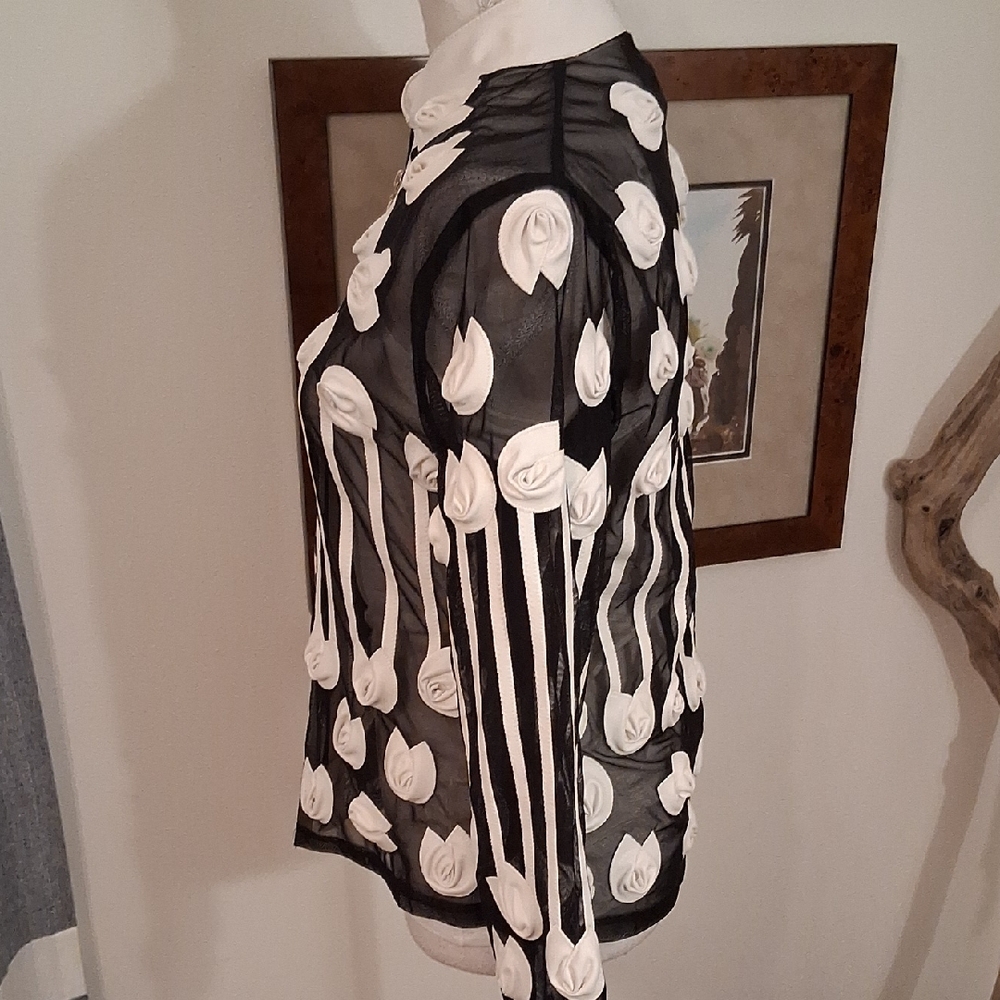 Weavz Black and White Floral Bomber Jacket - Picture 4 of 10